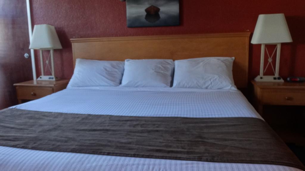 Grizz Hotel Revelstoke Ruang foto